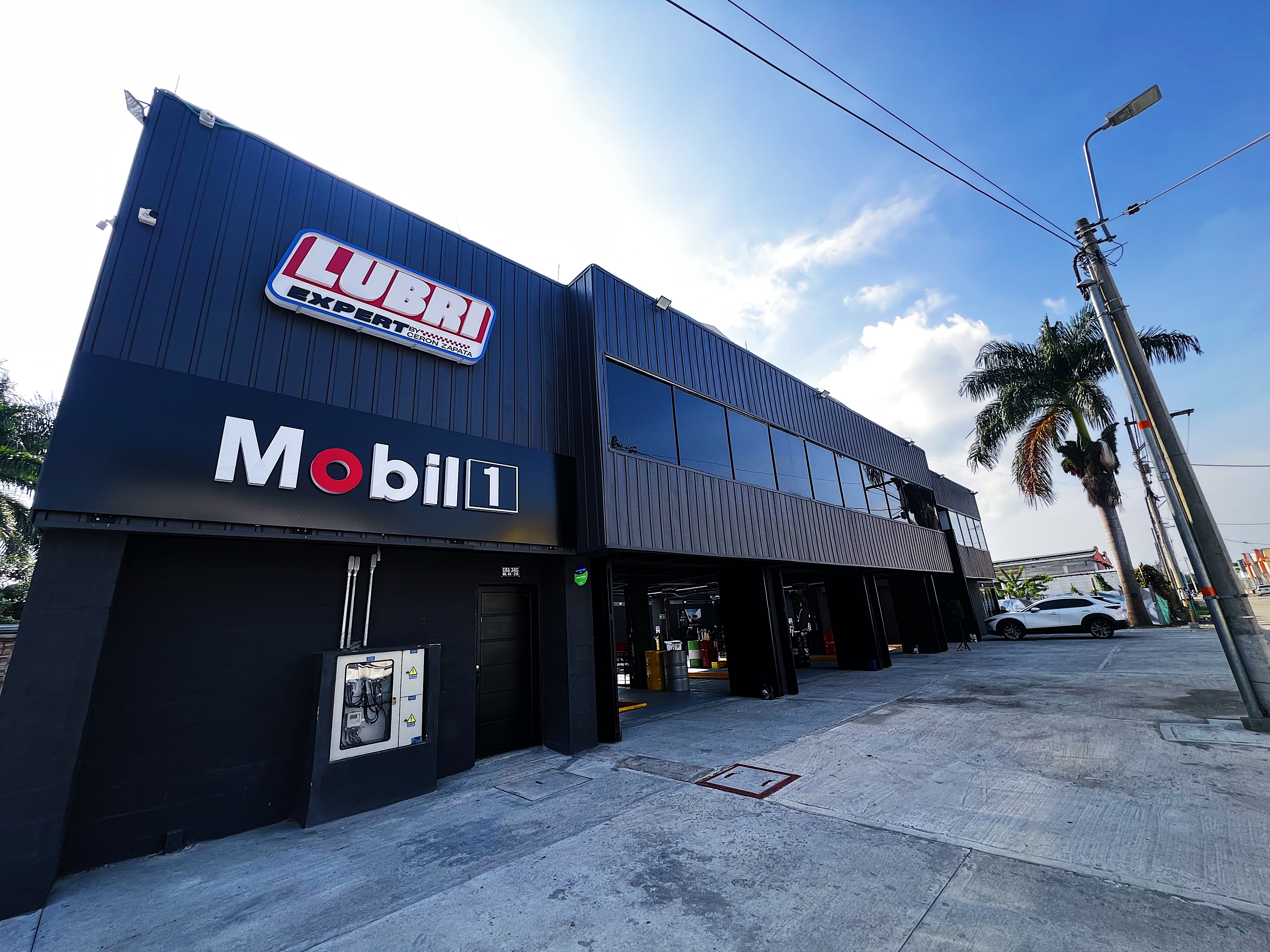 Lubri Expert – Fachada del local, Palmira